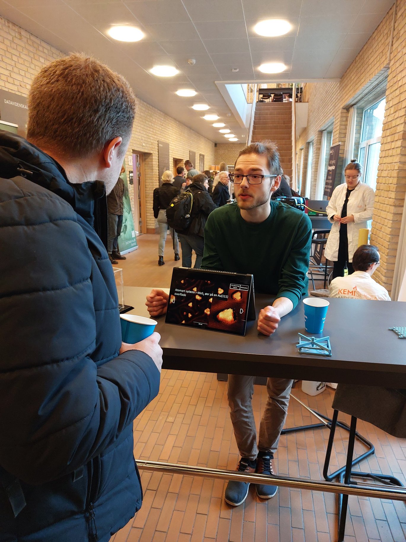 At the exhibition stands, the participants could be inspired for teaching with suggestions for professional class visits and teaching material. Photo: Julie Nørgaard Hostrup